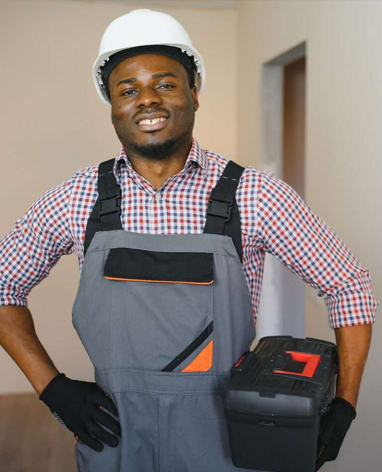 Employé africain db assistance installateur dépanneur motorisation ouverture fermeture idf