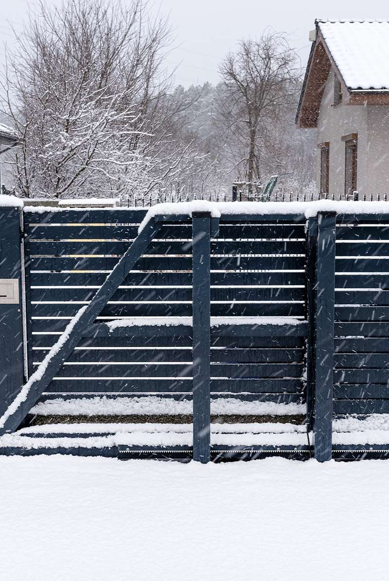 installation portail autoportant moderne 2