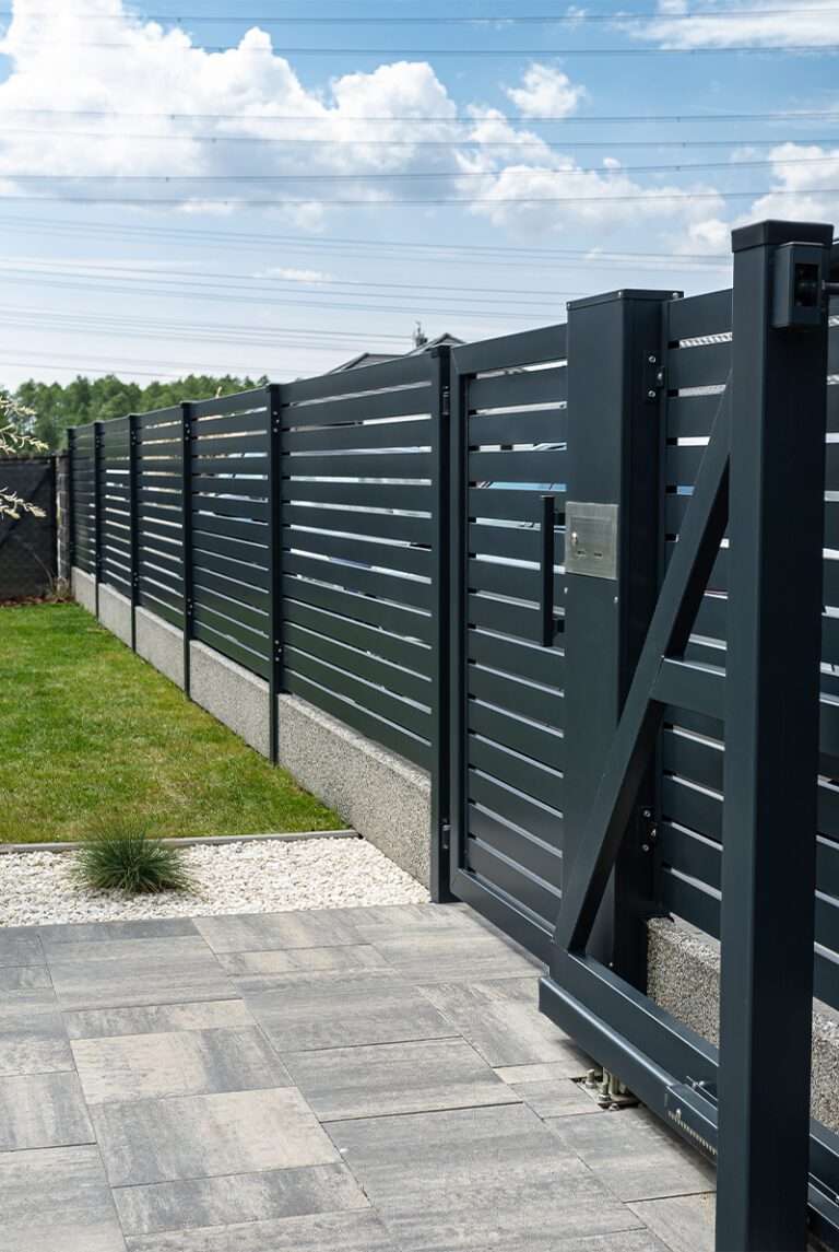 installation portail autoportant moderne